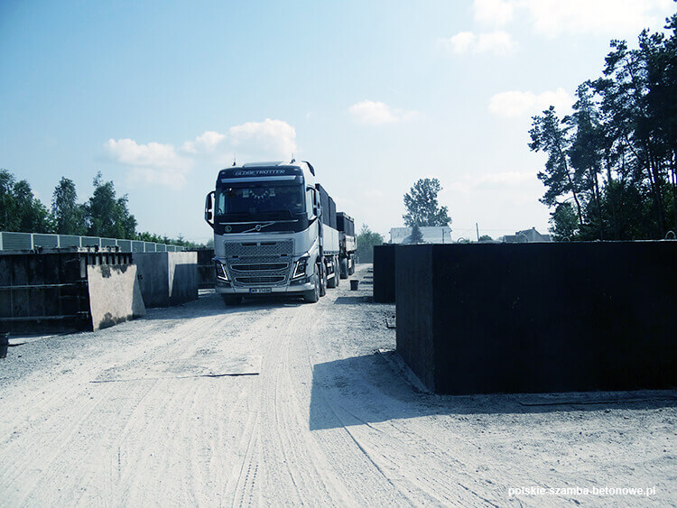 Transport szamb betonowych  w Iławie